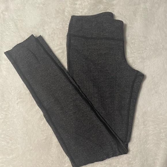 3/$60 Ivivva leggings - Picture 1 of 4